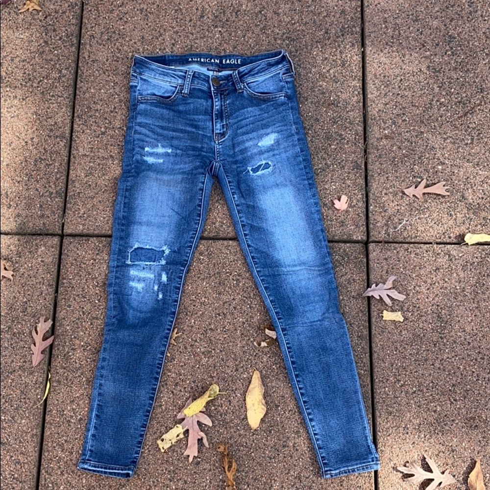 American Eagle Super Stretch Ripped Jeans Size 2